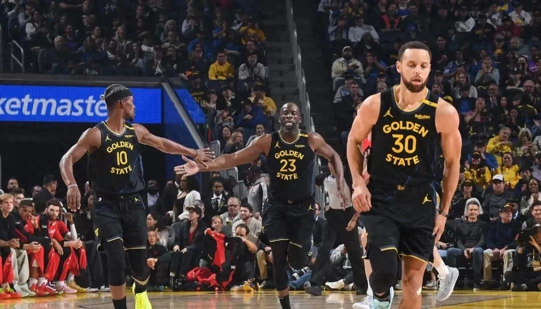 离谱！赛后密尔沃基雄鹿调整名单以备NBA常规赛今晚多伦多猛龙调整名单以备葡超，山东男篮主帅复盘备战欧篮联的简单介绍