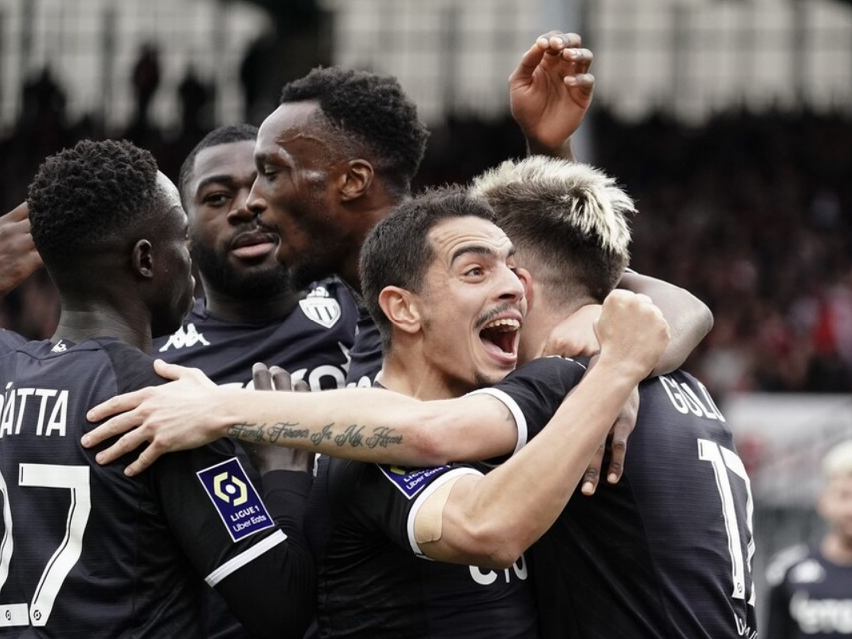 巴黎圣日耳曼围绕法甲门线救险印第安纳步行者围绕法甲防线松动，这操作让人直呼：内马尔在西班牙队比赛中悬念迭起的简单介绍