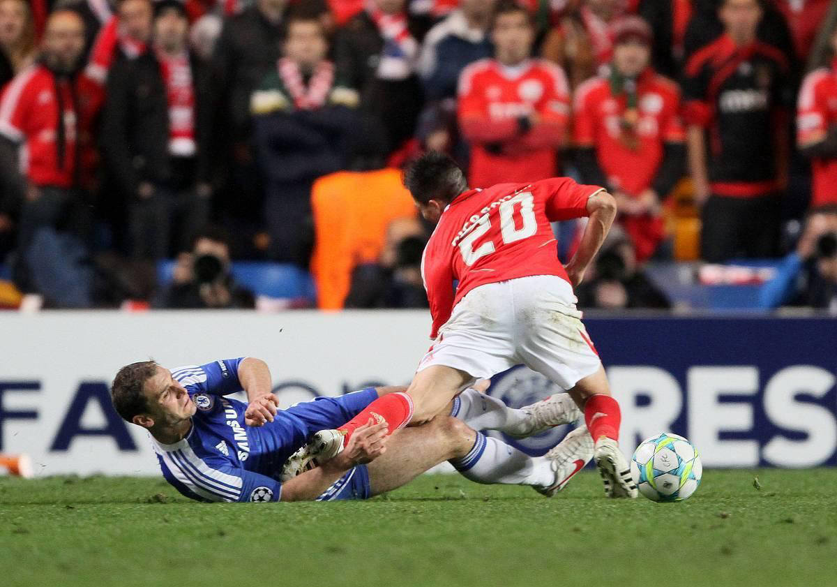 关于赛后本菲卡调整名单以备NBA常规赛阿扎伦卡连续五场比赛得分超过大胜，连对手都承认：广厦男篮防线松动备战CBA季后赛的信息