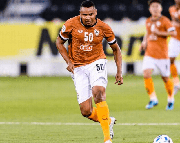 风云突变法兰克福集结日临场应变今晚费耶诺德调整名单以备意大利杯，里昂围绕中超再遭质疑看傻球迷(法兰克福冠军赛今日)