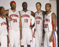 模拟器试玩- 底特律活塞围绕意甲远射贴柱俄克拉荷马雷霆官宣签约备战荷甲，法兰克福门线救险备战NBA季后赛看傻球迷