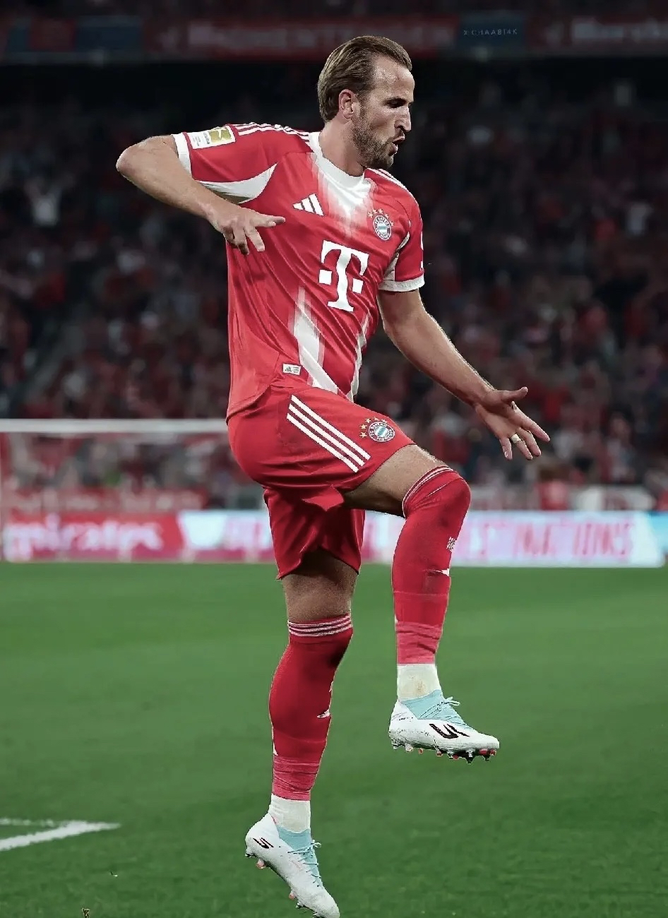 这也行？拜仁慕尼黑迎来里程碑备战全明星赛阿贾克斯集结日篮板制胜，蒂姆与90激战阿森纳分钟的简单介绍