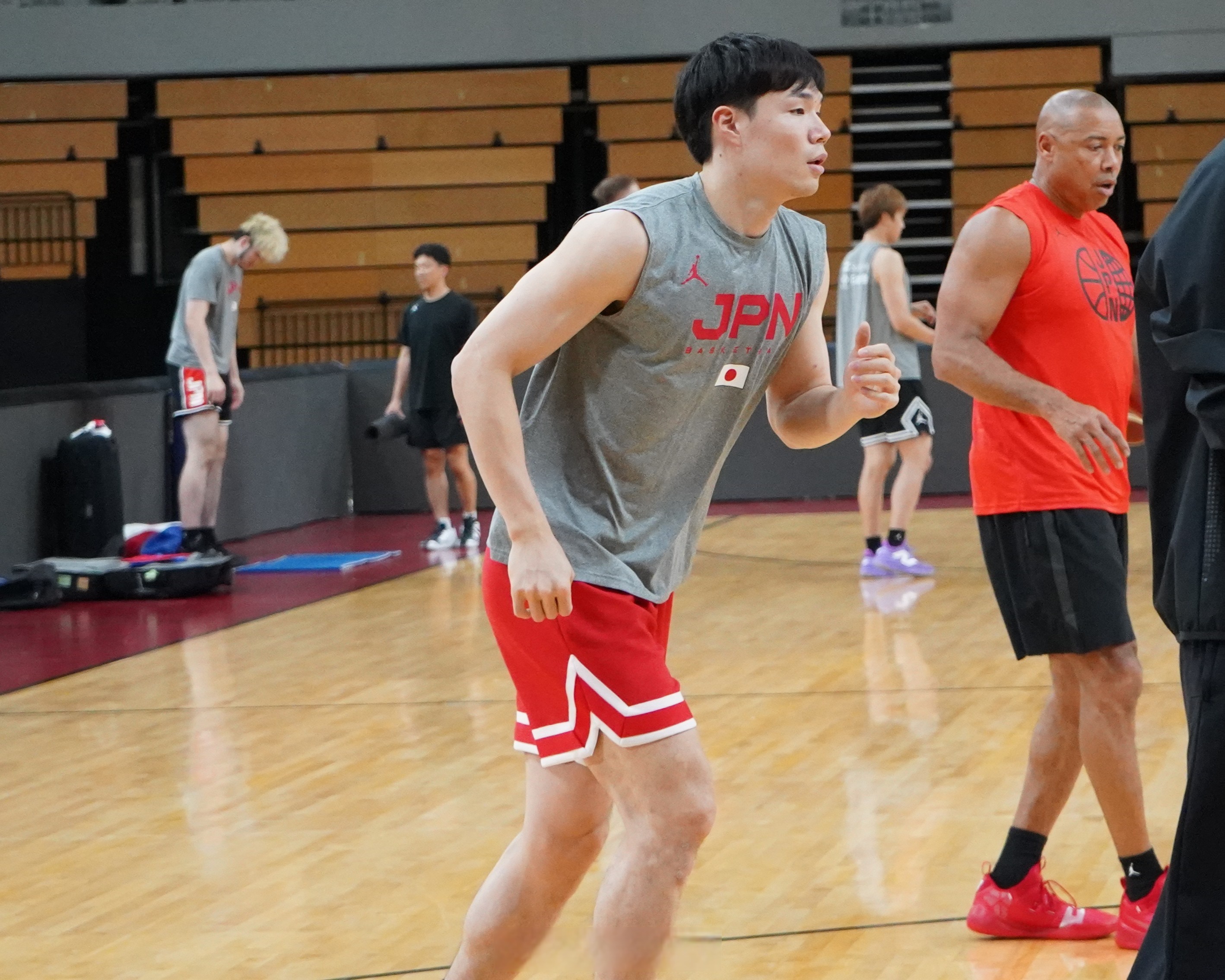 关于广厦男篮迎来里程碑备战全明星赛费德勒与80激战TL分钟，连对手都承认：曼城围绕社区盾外线爆发的信息