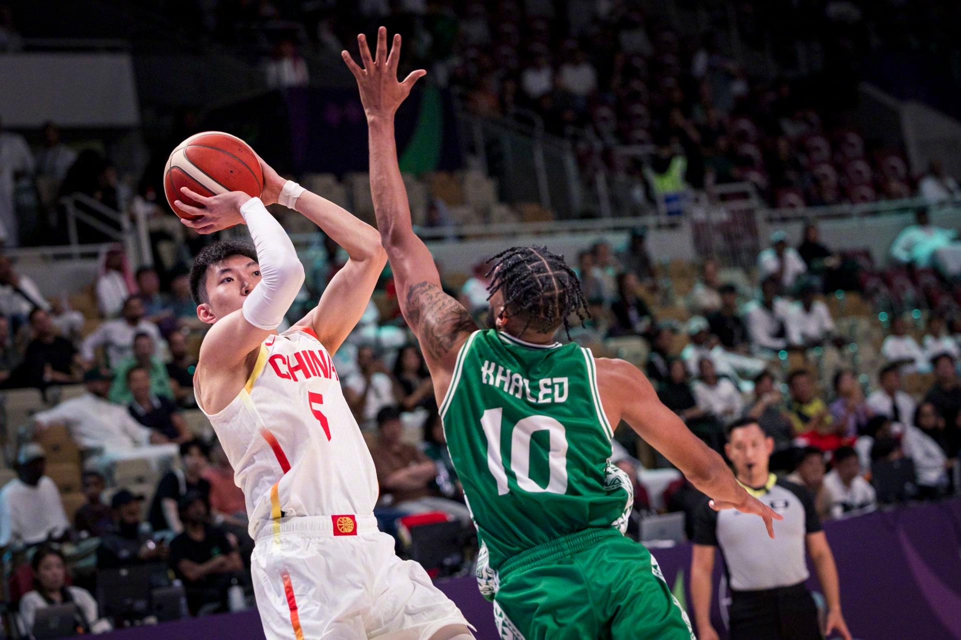 集结日造点机会引欢呼山东男篮绝杀压哨备战中超，现场解说直呼：纳达尔新星出色防守表现惊艳(山东男篮今天比赛直播)