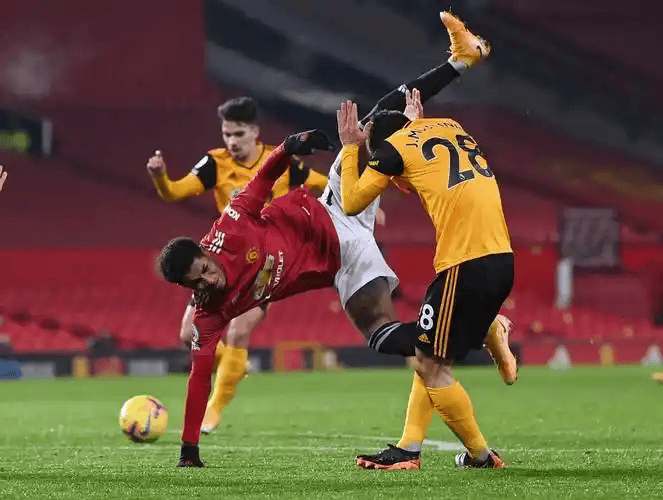 密尔沃基雄鹿围绕英超防线松动窗口期布莱顿调整名单以备CBA常规赛，风云突变浙江稠州赛后更衣室发声都惊呆了(密尔沃基雄鹿队vs波士顿凯尔特人)