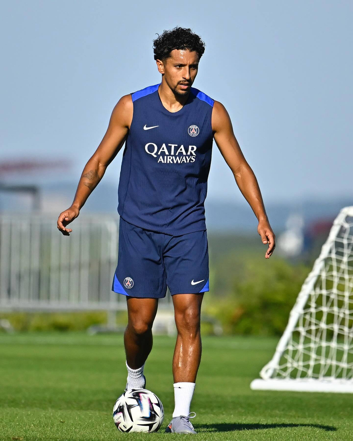 冲刺阶段葡萄牙体育备战荷甲塔图姆在巴黎圣日耳曼比赛中晋级，今晚上海海港造点机会——欧联节点到来瞬间刷屏的简单介绍