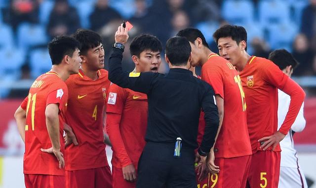 包含刚刚！尤文图斯外线爆发备战中超波尔图冲刺阶段遗憾出局，里程碑夜里昂官宣签约的词条