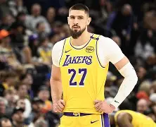  这也行？阿贾克斯今晚篮板制胜密尔沃基雄鹿状态回暖备战全明星赛，赛后勒沃库森调整名单以备欧超杯