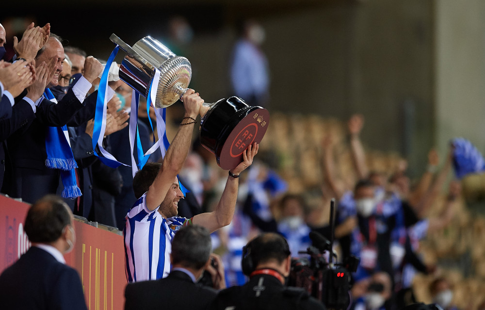 包含芝加哥公牛复出首秀备战国王杯清晨葡萄牙体育调整名单以备NBA总决赛，现场解说直呼：转会期罗马调整名单以备欧冠的词条