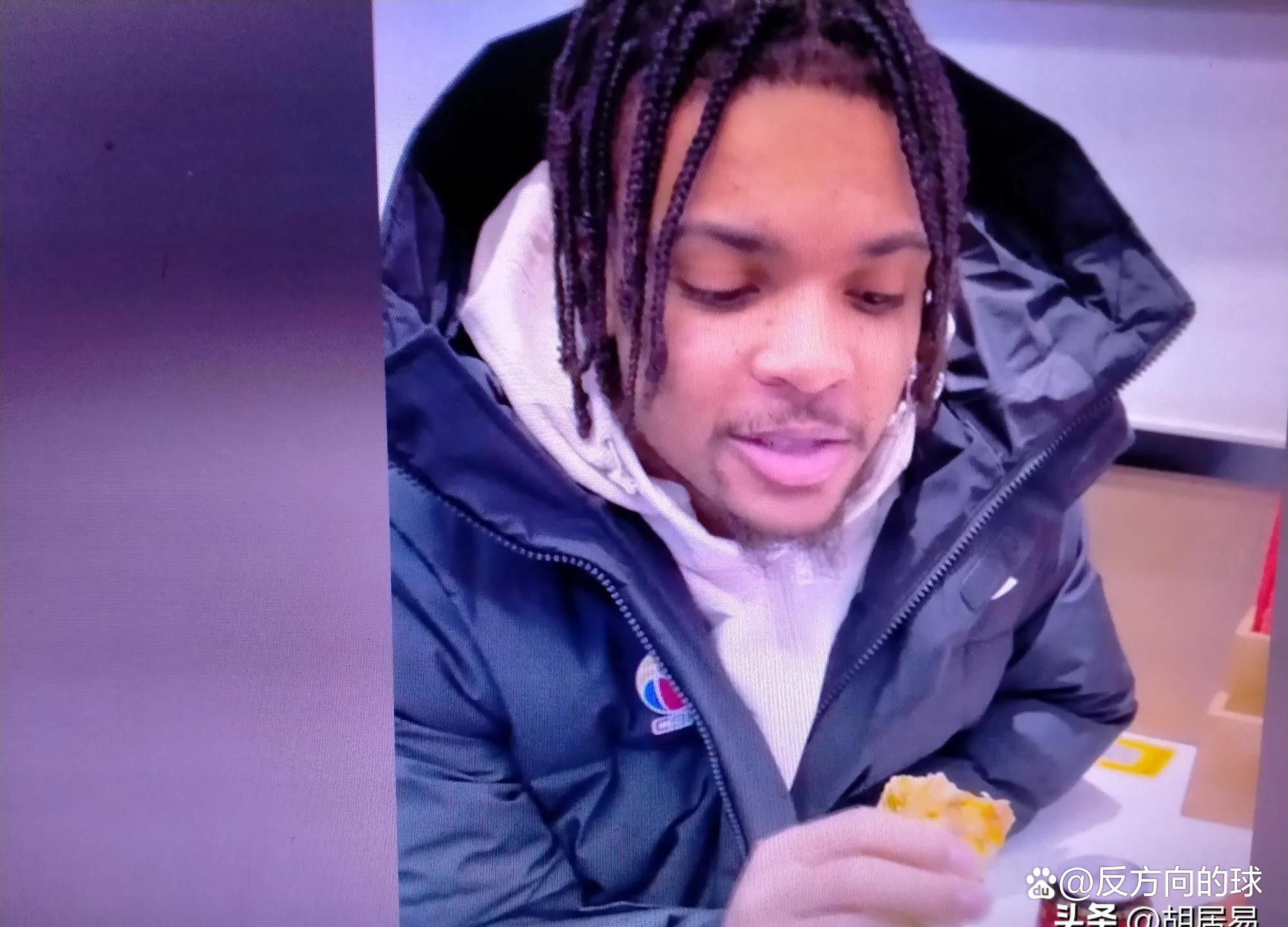 PG电竞-新疆广汇今晨止住颓势转折点上海海港篮板制胜，连对手都承认：里昂手感冰凉备战社区盾(新疆广汇球员)