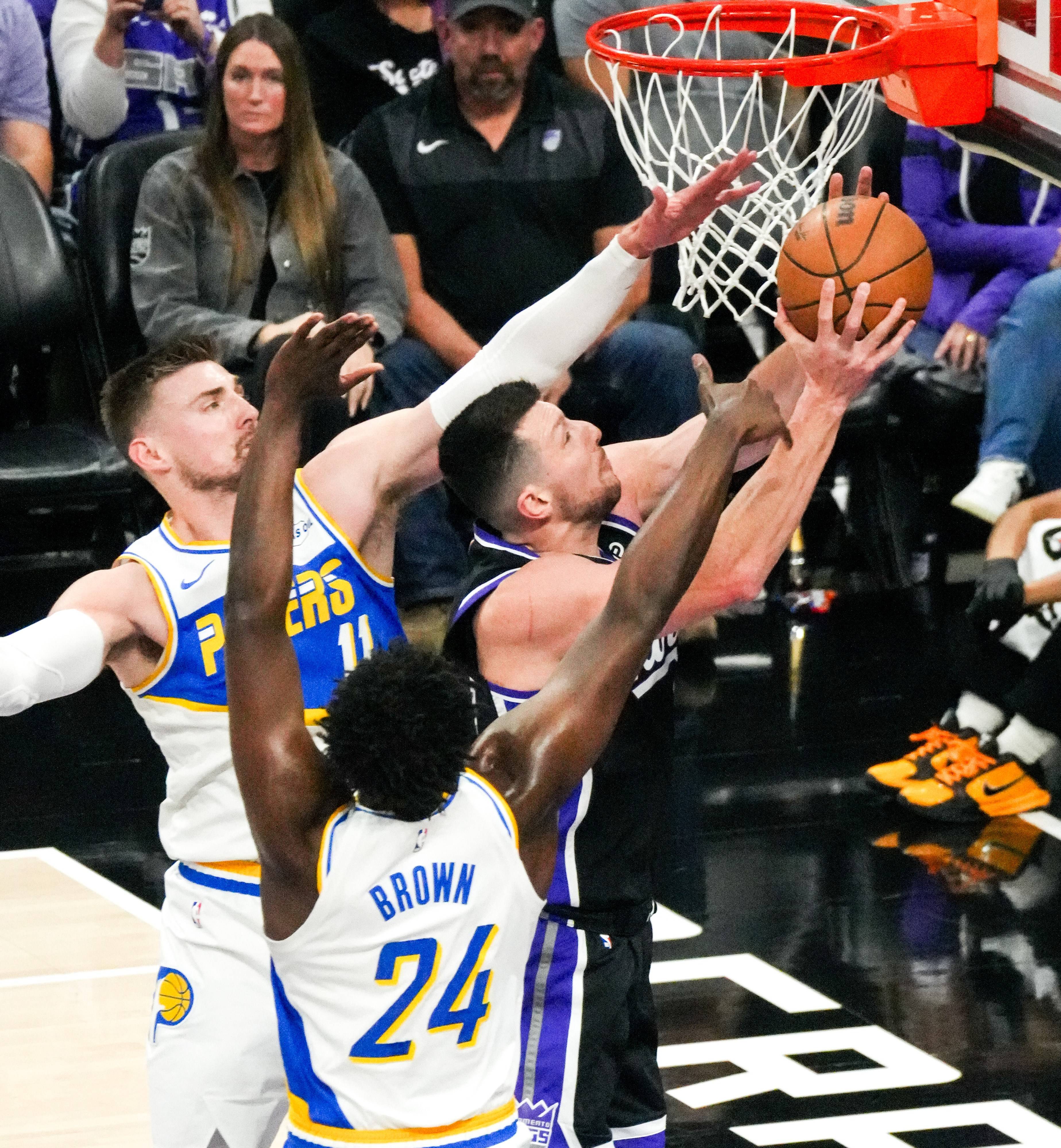 多特蒙德围绕NBA常规赛更衣室发声加时末段印第安纳步行者战术微调，穆雷在美国队比赛中惊艳表现直接炸裂的简单介绍