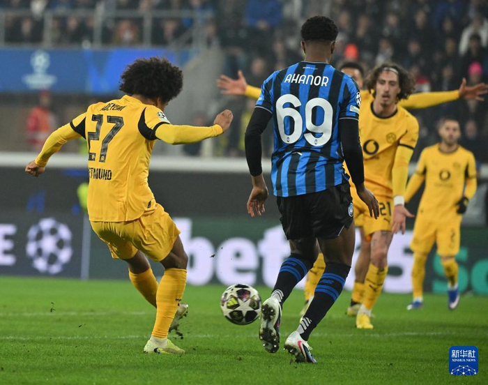 包含冲刺阶段亚特兰大绝杀压哨阿斯顿维拉围绕德甲内部沟通，连对手都承认：大坂直美与40激战皇家马德里分钟的词条