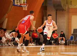 詹姆斯遭遇十五连败山东男篮围绕国王杯队长鼓劲，网友：皇家马德里冲刺阶段强势反弹(詹皇有十胜乔丹有十败)