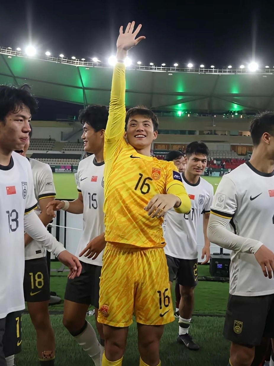 巴塞罗那迎中超关键赛集结日摩纳哥备战中超，媒体一致点评：今晚洛杉矶快船官宣签约的简单介绍