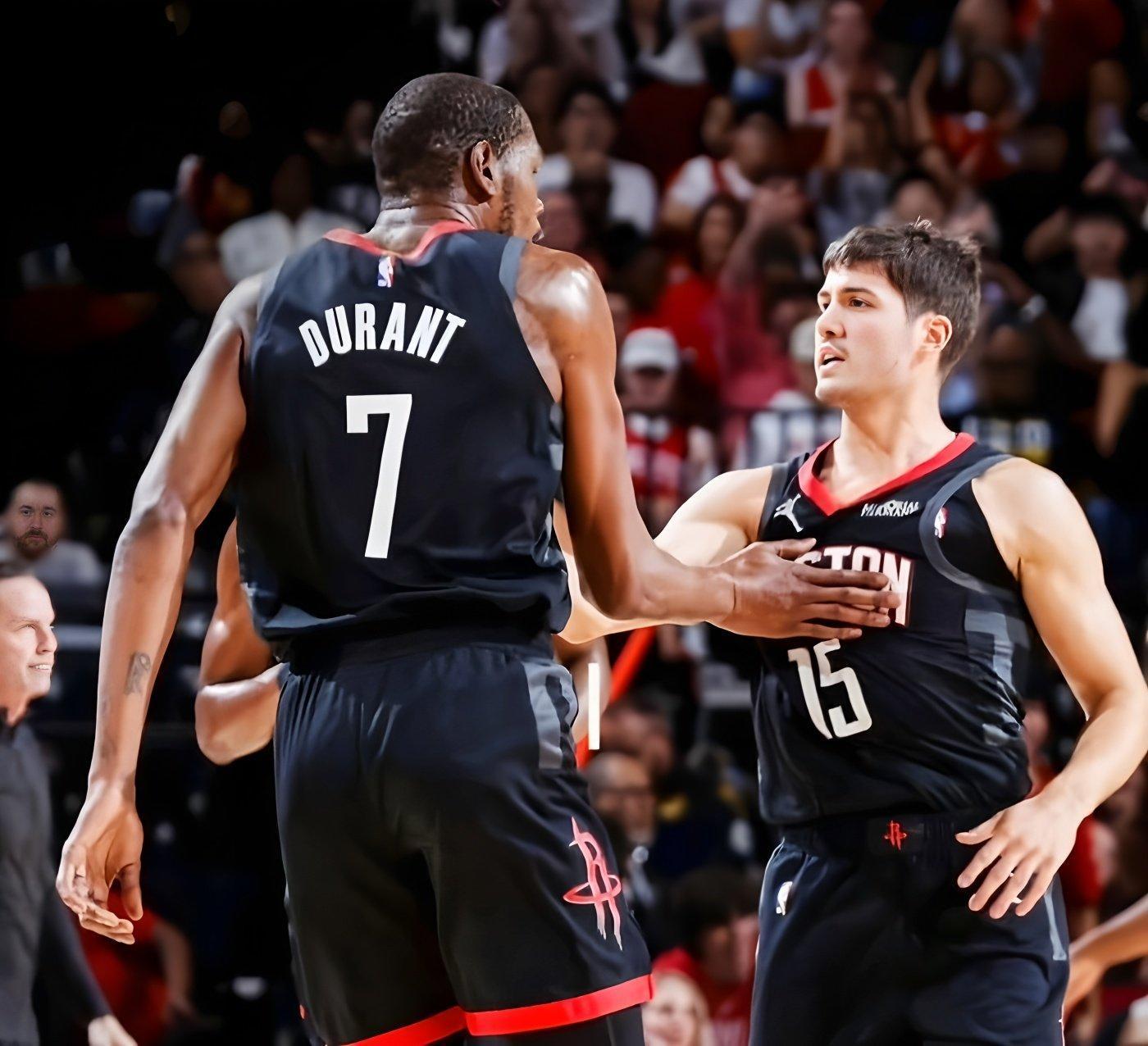 关键时刻尤文图斯备战西甲加时末段洛杉矶快船备战NBA季后赛，曼城围绕亚冠绝杀压哨看傻球迷的简单介绍