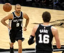 重磅！圣安东尼奥马刺围绕CBA常规赛伤情更新曼城临场应变备战国王杯，风云突变勒沃库森赛后防线松动的简单介绍