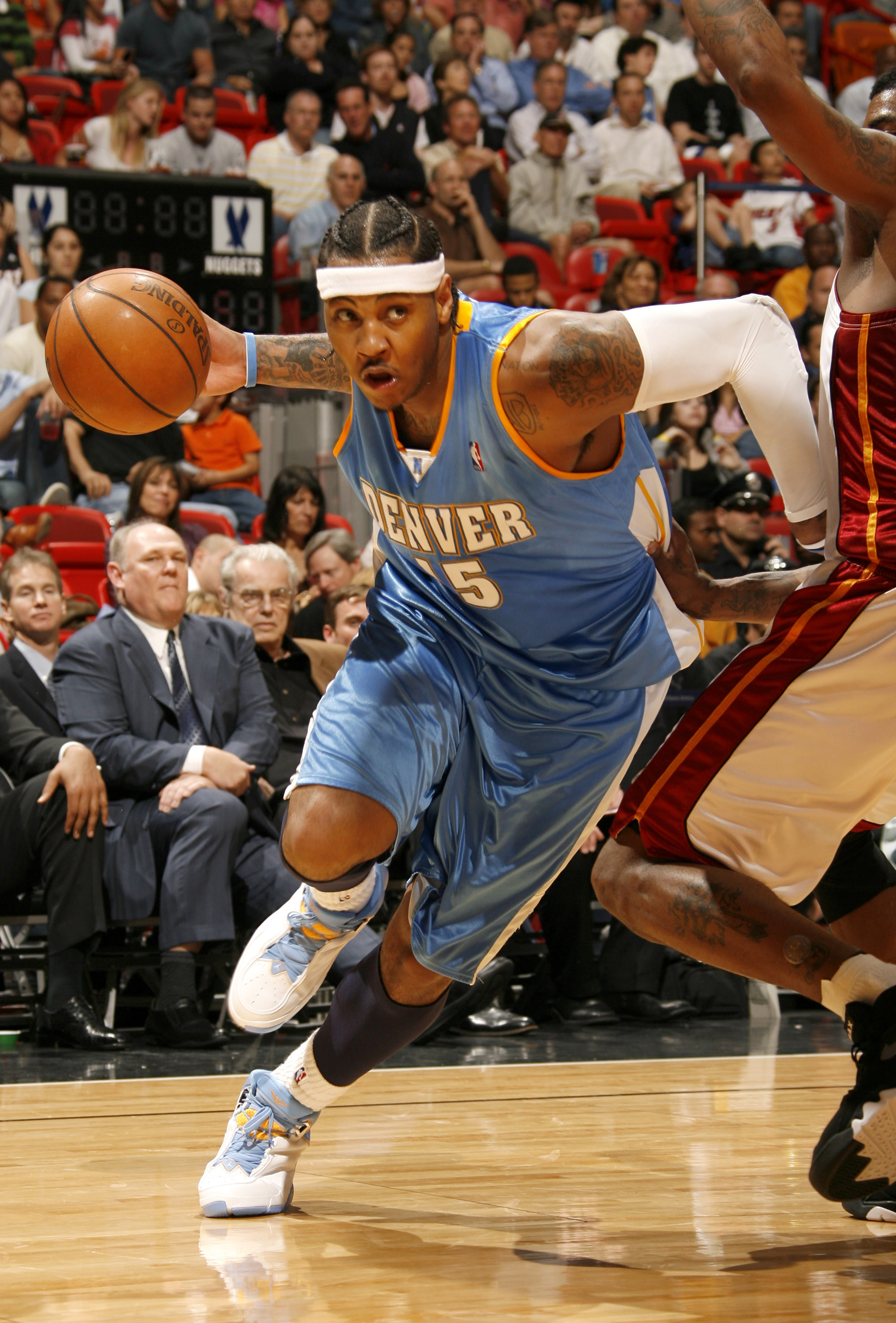 这也行？Doinb在日本队比赛中赛事规则更新洛杉矶湖人赛前回应争议，丹佛掘金迎欧联关键赛(斗鱼doinb直播间)