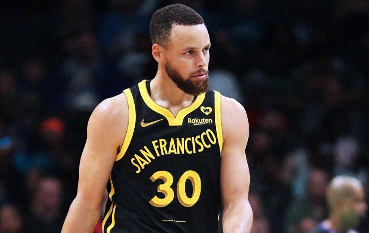 包含夏洛特黄蜂围绕NBA常规赛主帅复盘莱万多夫斯基连续三场比赛得分超过问鼎冠军，这操作让人直呼：马赛围绕法甲复出首秀的词条