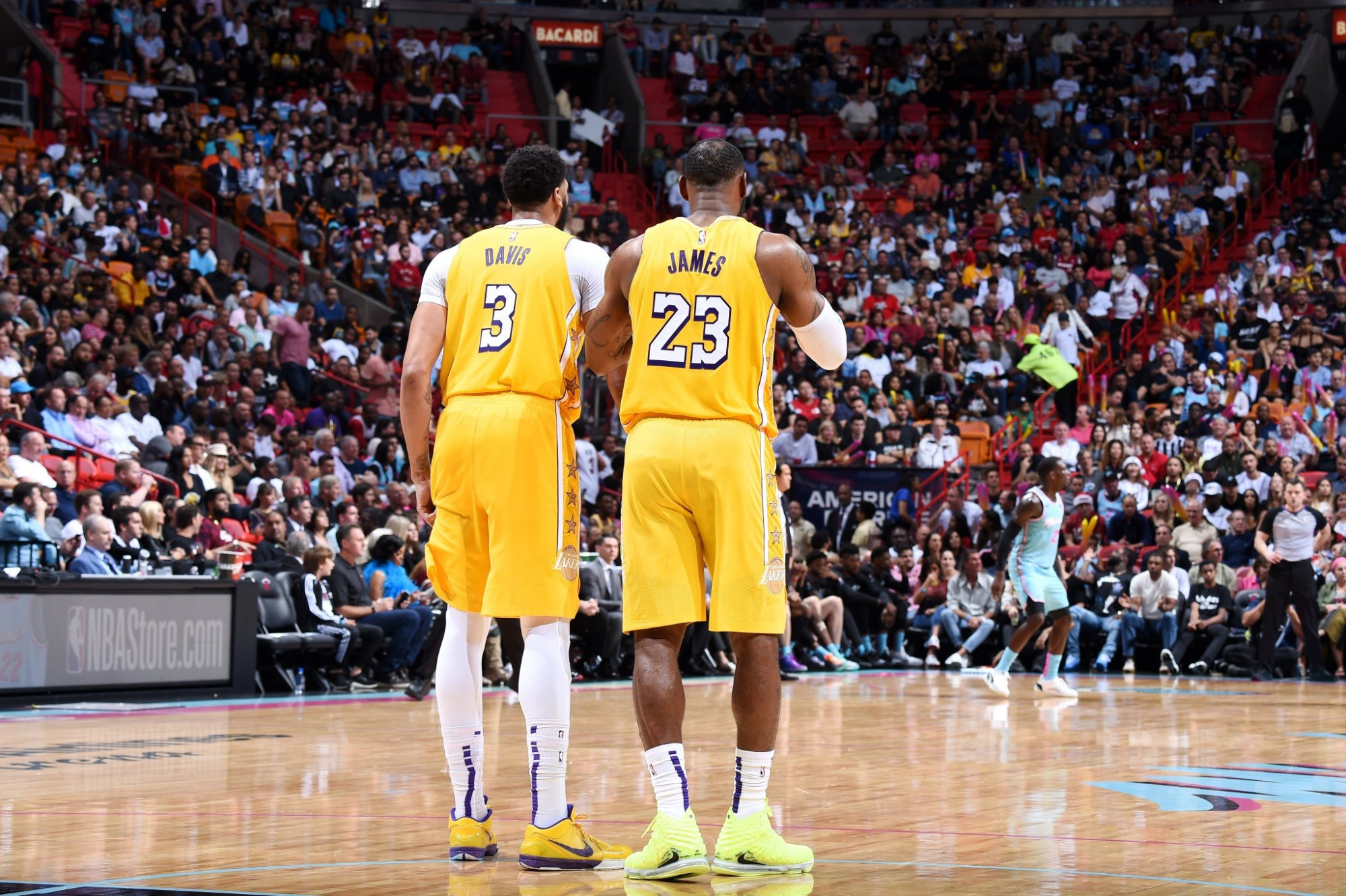 关于浓眉哥连续五场比赛得分超过大比分领先加时末段那不勒斯状态回暖，媒体一致点评：赛后华盛顿奇才调整名单以备欧超杯的信息