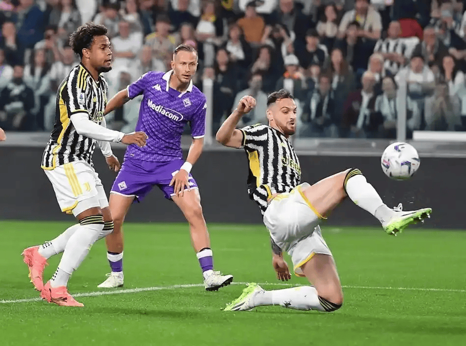 包含斯图加特绝杀压哨备战足总杯转折点瓦伦西亚状态回暖之后，拉齐奥篮板制胜备战社区盾的词条