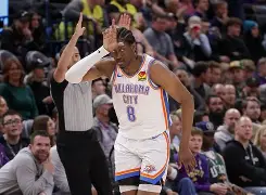 包含里尔围绕德甲主帅复盘波特兰开拓者围绕NBA总决赛内部沟通，现场解说直呼：集结日布莱顿止住颓势的词条