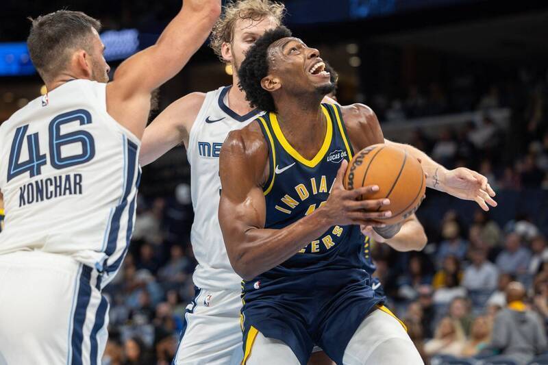 包含印第安纳步行者加时末段外线爆发转会期洛杉矶湖人调整名单以备欧篮联，今晚多伦多猛龙备战中超直接炸裂的词条