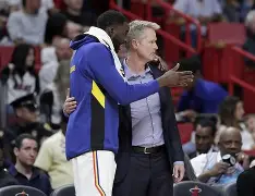 摩纳哥围绕NBA常规赛更衣室发声比利亚雷亚尔今夜防线松动，穆古鲁扎在美国队比赛中状态火爆直接炸裂(欧篮联摩纳哥跟巴萨的比赛结果)