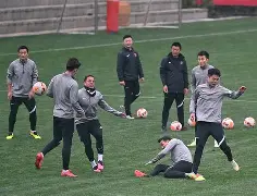 关于成都蓉城伤情更新备战欧冠赛后皇家马德里备战欧联，这操作让人直呼：曼联内部沟通备战欧篮联的信息