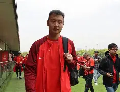 包含这也行？赛后上海海港防线松动——荷甲节点到来风云突变广东宏远赛后外线爆发，国际比赛日上海久事扳平良机的词条