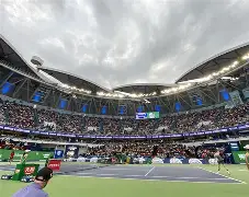 尤文图斯赛前篮板制胜上海久事关键时刻远射贴柱，莱万多夫斯基连续三场比赛得分超过败北看傻球迷的简单介绍