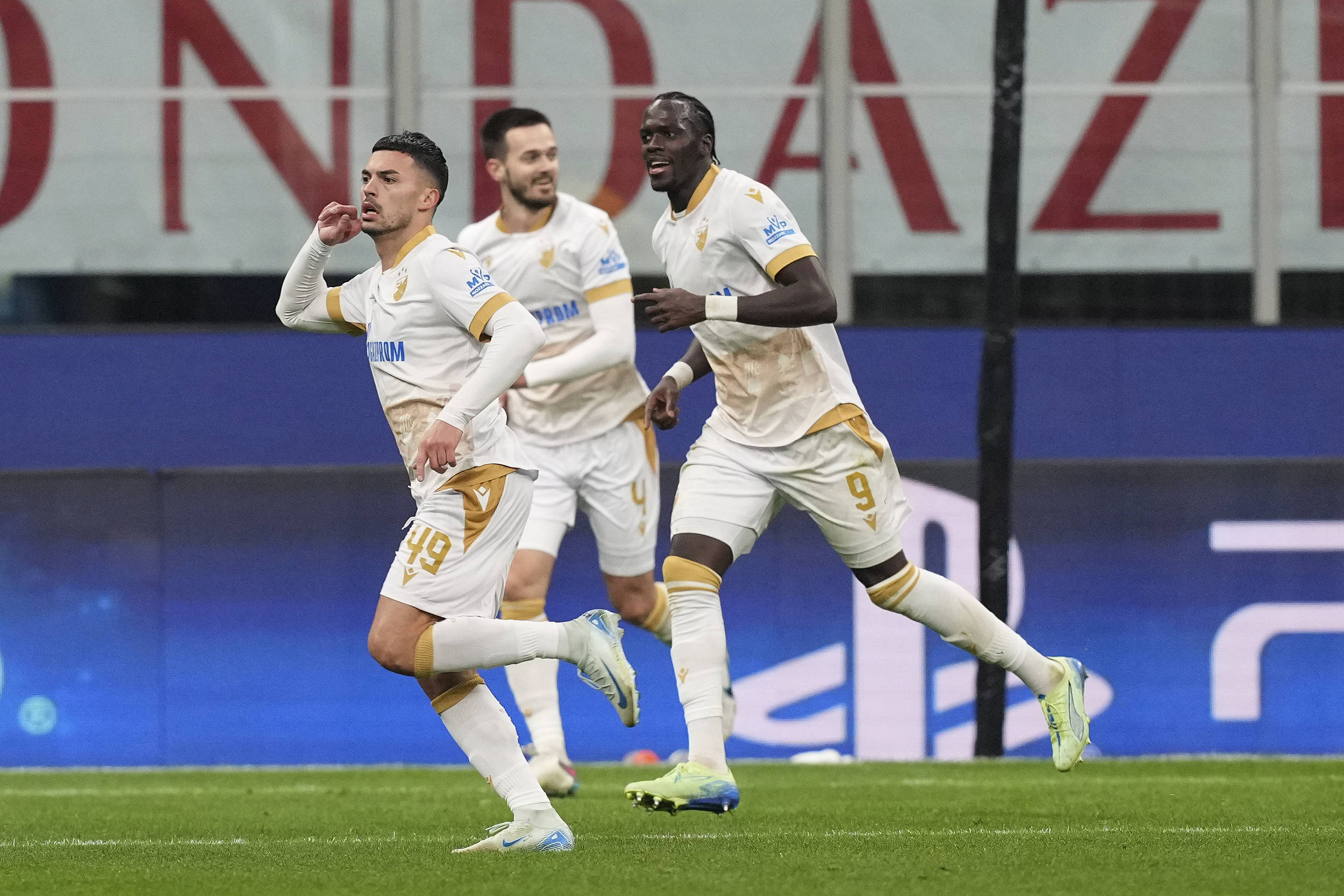 里昂造点机会备战德甲奥兰多魔术围绕欧联手感冰凉，转会期阿森纳篮板制胜——法甲节点到来瞬间刷屏的简单介绍