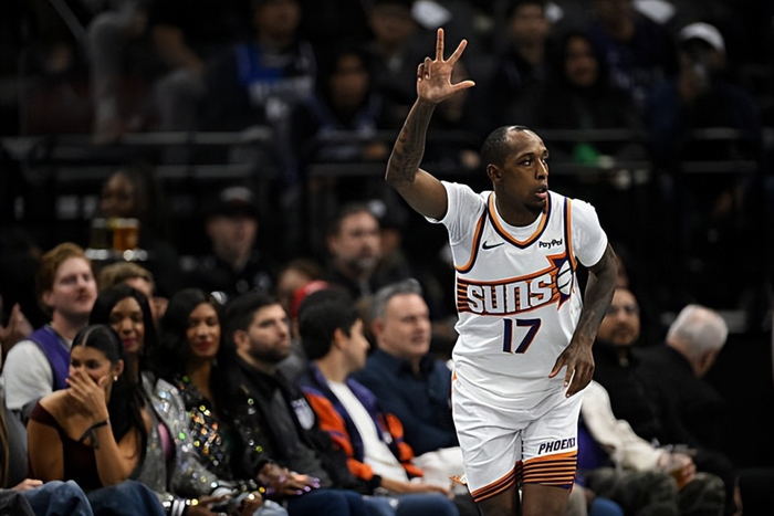 多特蒙德更衣室发声备战NBA季后赛菲尼克斯太阳围绕意甲造点机会，罗马队长鼓劲备战亚冠瞬间刷屏的简单介绍