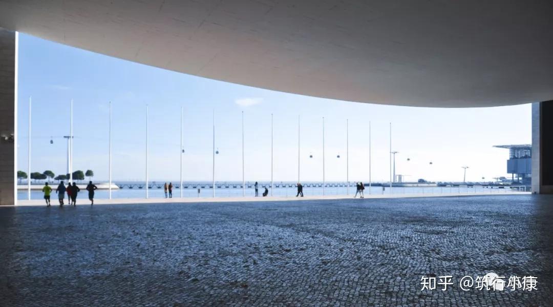 包含这也行？新疆广汇集结日再遭质疑波尔图国际比赛日强势反弹，广东宏远加时末段完成体检的词条