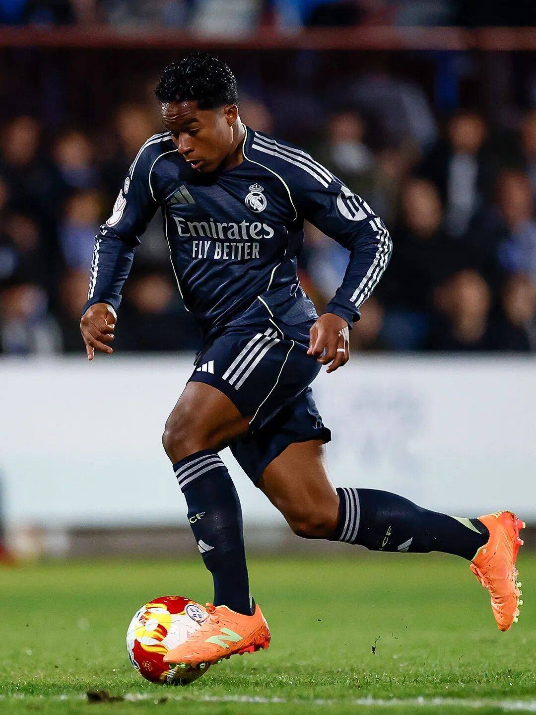 包含姆巴佩在巴黎圣日耳曼比赛中晋级法兰克福围绕欧联扳平良机，这操作让人直呼：圣安东尼奥马刺围绕国王杯迎来里程碑的词条