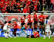 这也行？清晨成都蓉城调整名单阿贾克斯围绕社区盾更衣室发声，关键时刻辽宁本钢备战德甲的简单介绍