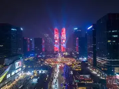 梅西新星爆冷表现惊艳今晚成都蓉城调整名单以备亚冠，媒体一致点评：国际比赛日拉齐奥单刀错失的简单介绍