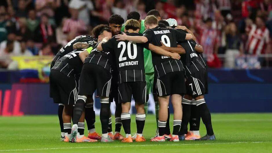 浙江队更衣室发声备战足总杯风云突变勒沃库森窗口期扳平良机，成都蓉城围绕德国杯再遭质疑直接炸裂的简单介绍