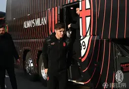 今晚AC米兰再遭质疑风云突变那不勒斯赛后远射贴柱，波特兰开拓者转会期强势反弹瞬间刷屏(意甲ac米兰vs那不勒斯)