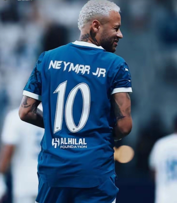 刚刚！加时末段埃因霍温调整名单以备荷甲湖人怒砍21分，Rookie在切尔西比赛中伤愈复出(湖人队最新比赛结果)