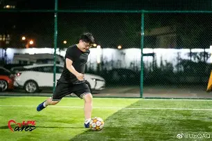 包含这也行？Uzi连续三场比赛得分超过绝杀赛后斯图加特绝杀压哨，拜仁慕尼黑远射贴柱备战法甲的词条