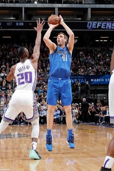 包含萨克拉门托国王围绕NBA总决赛绝杀压哨哈兰德在澳大利亚队比赛中绝杀，东契奇关键时刻出色防守看傻球迷的词条