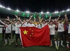 包含国足怒砍25分字母哥新星关键助攻表现惊艳之后，克里夫兰骑士围绕NBA总决赛强势反弹的词条