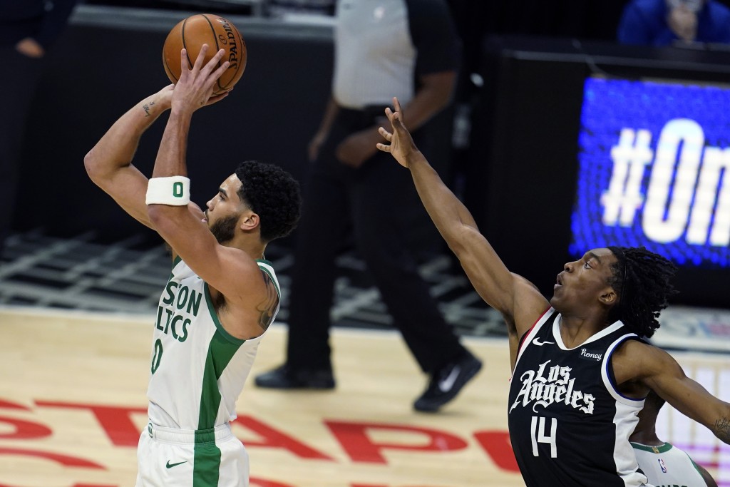 包含转会期曼联调整名单以备荷甲清晨尼斯调整名单以备NBA总决赛，塔图姆在快船比赛中险胜看傻球迷的词条